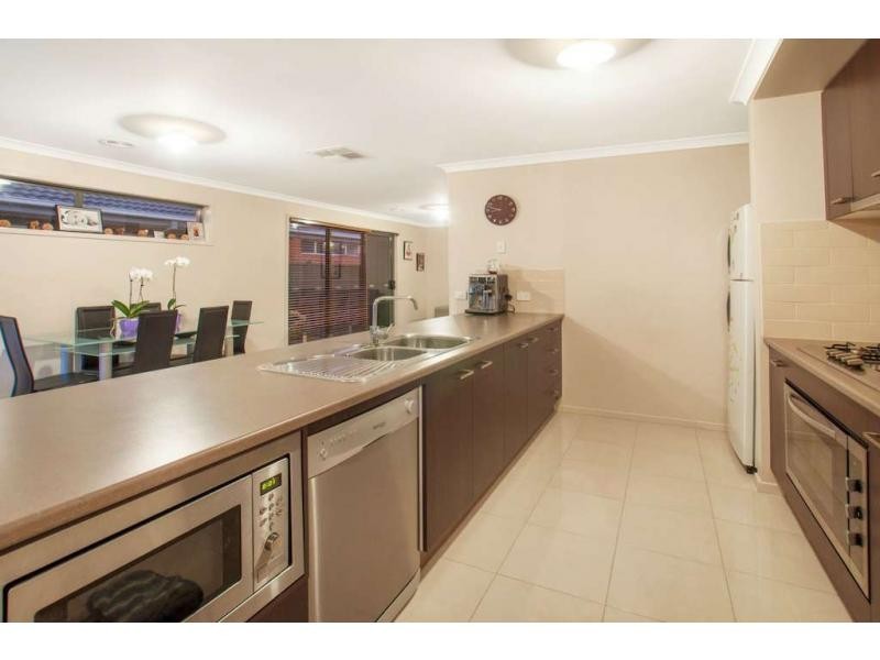 92 Sandarra Boulevard, Sandhurst VIC 3977