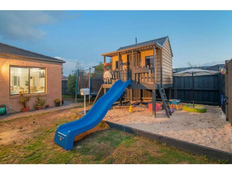 92 Sandarra Boulevard, Sandhurst VIC 3977