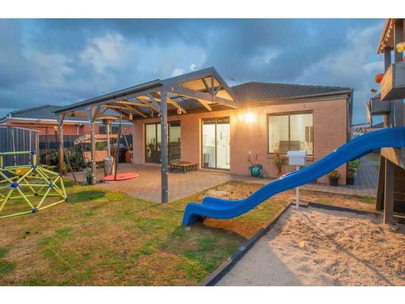 92 Sandarra Boulevard, Sandhurst VIC 3977