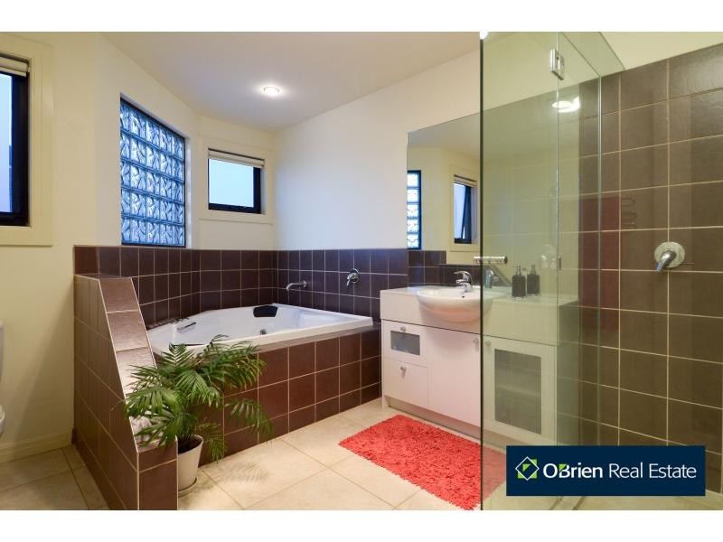 11 Daintree Grove, Narre Warren VIC 3805