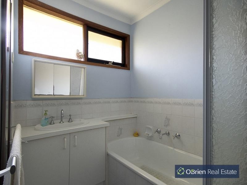 72 Justin Circuit, Hampton Park VIC 3976