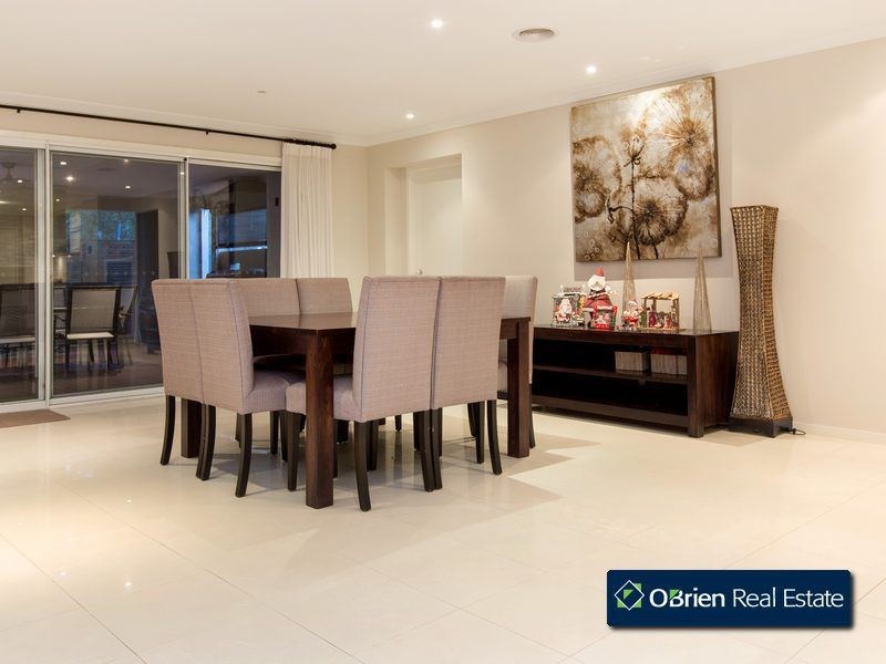 7 Don Collins Way, Berwick VIC 3806