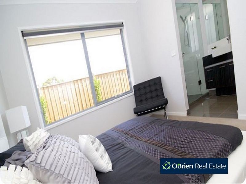 41 Ventasso Street, Clyde North VIC 3978