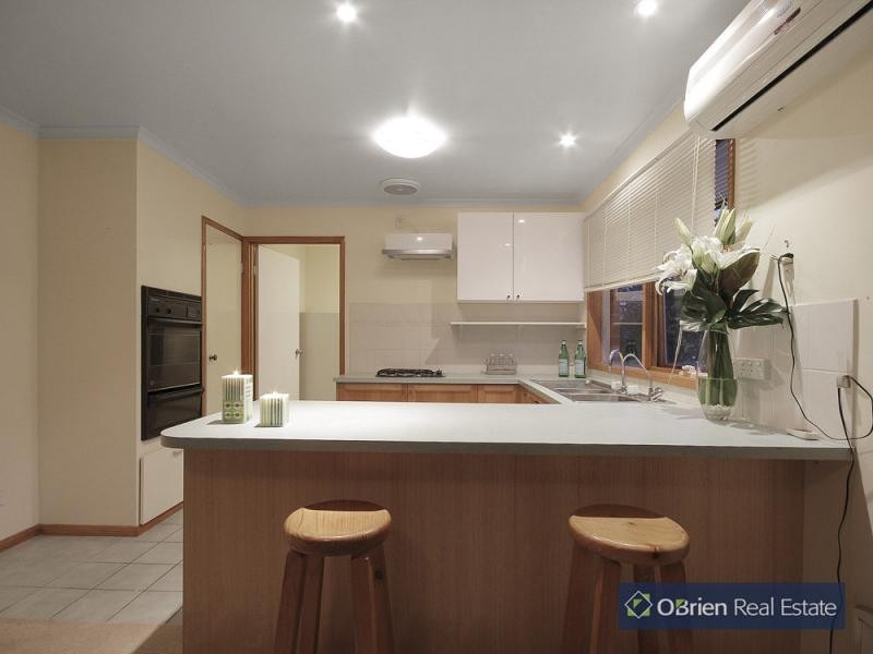 13 Hamilton Drive, Cranbourne North VIC 3977