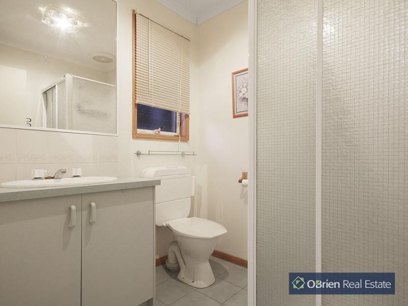 13 Hamilton Drive, Cranbourne North VIC 3977