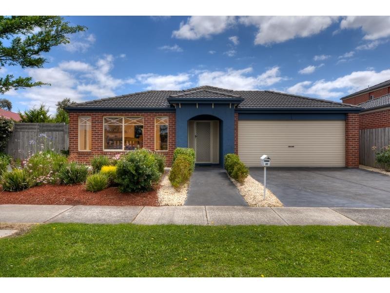 37 Abbey Road, Narre Warren South VIC 3805