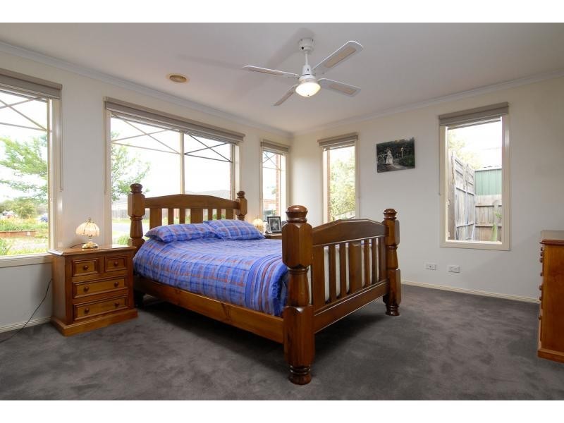 37 Abbey Road, Narre Warren South VIC 3805