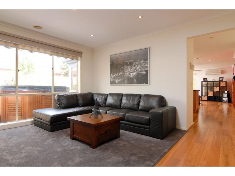 37 Abbey Road, Narre Warren South VIC 3805