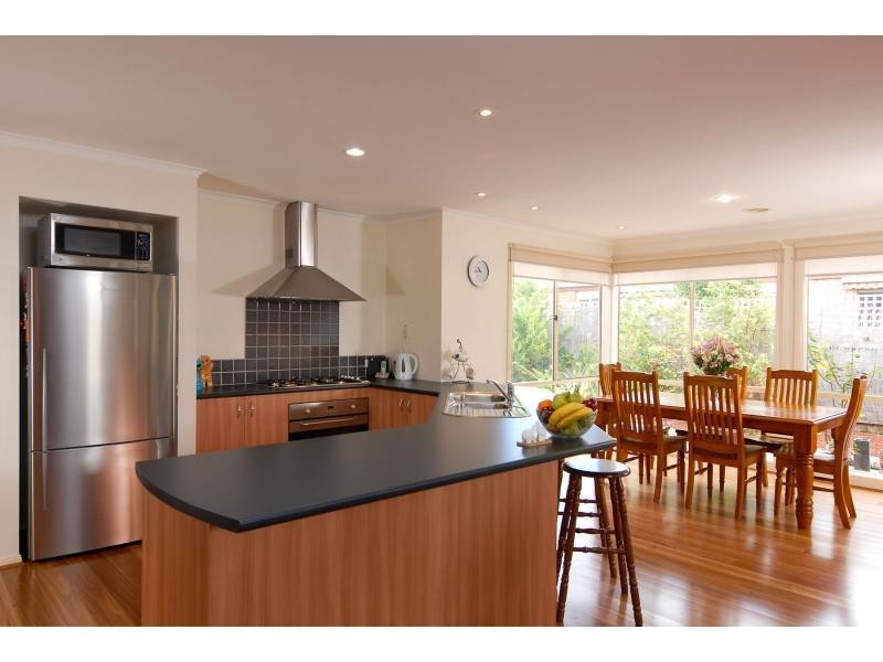 37 Abbey Road, Narre Warren South VIC 3805