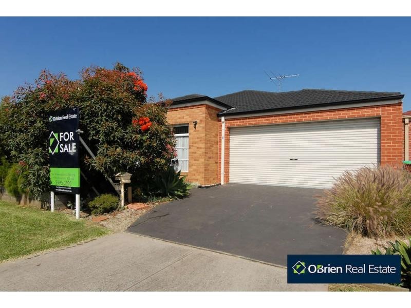 3 Maddock Drive, Cranbourne East VIC 3977