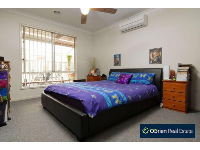 3 Maddock Drive, Cranbourne East VIC 3977