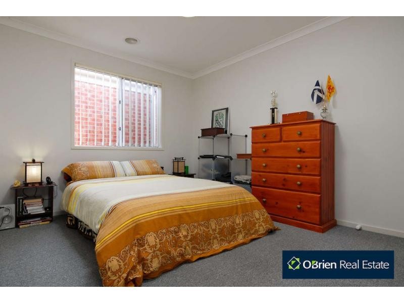 3 Maddock Drive, Cranbourne East VIC 3977