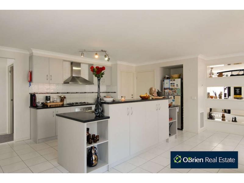 3 Maddock Drive, Cranbourne East VIC 3977