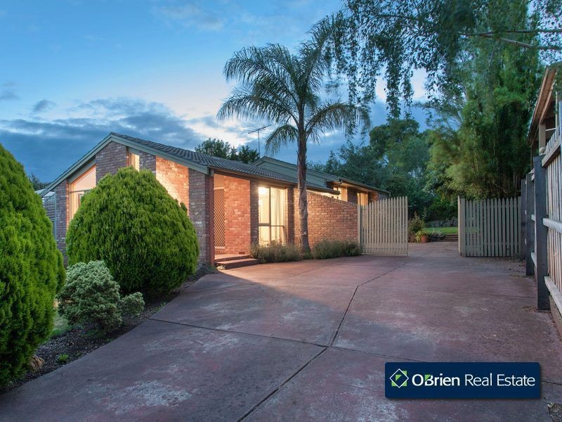 11 Royston Avenue, Berwick VIC 3806