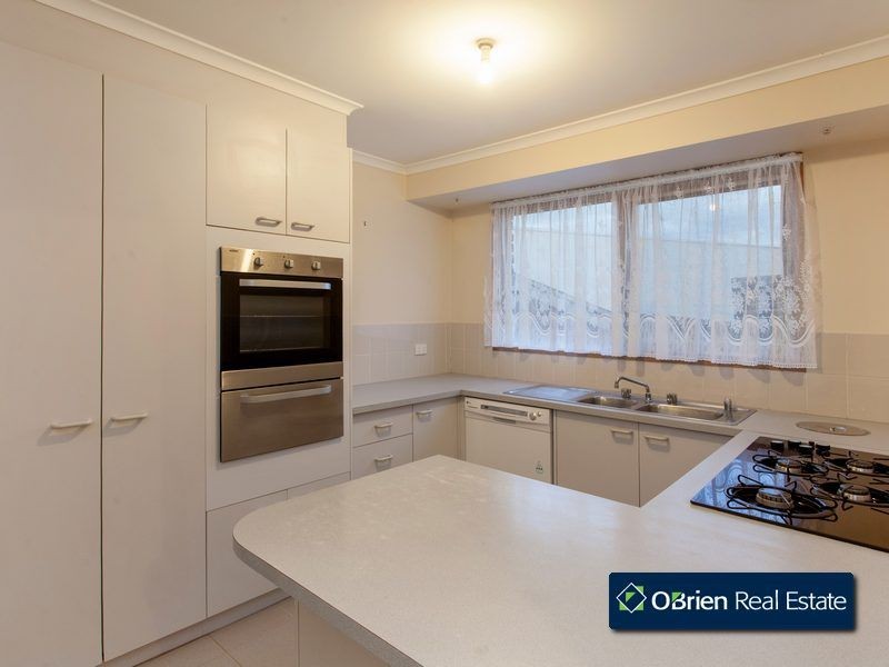 11 Royston Avenue, Berwick VIC 3806