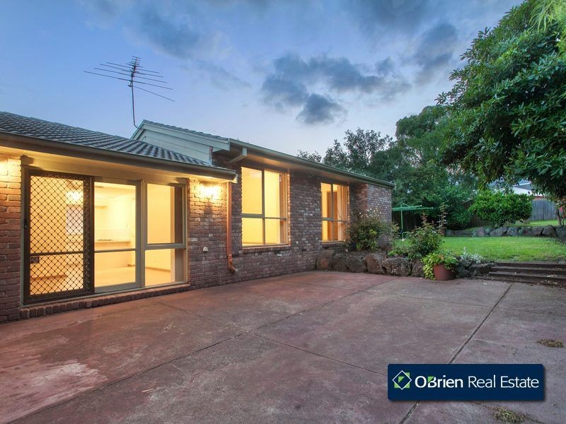 11 Royston Avenue, Berwick VIC 3806