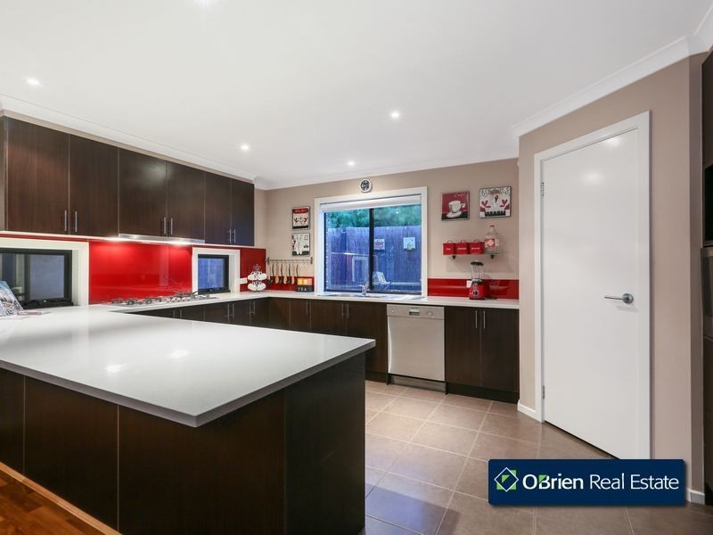 37 Rodlarni Crescent, Berwick VIC 3806