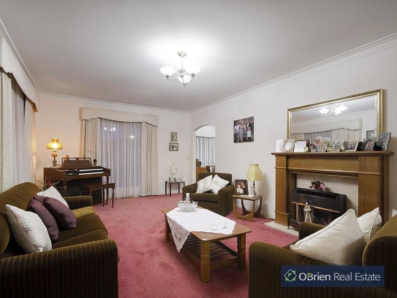 90-92 Lesdon Avenue, Cranbourne VIC 3977