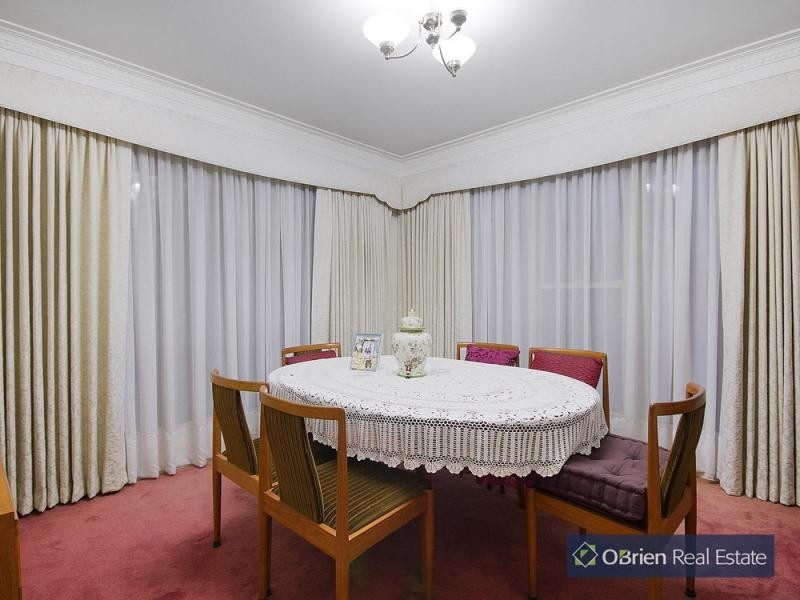 90-92 Lesdon Avenue, Cranbourne VIC 3977