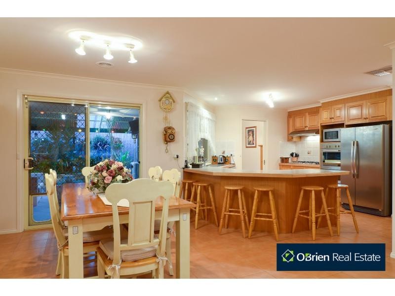 28 Caversham Terrace, Lynbrook VIC 3975