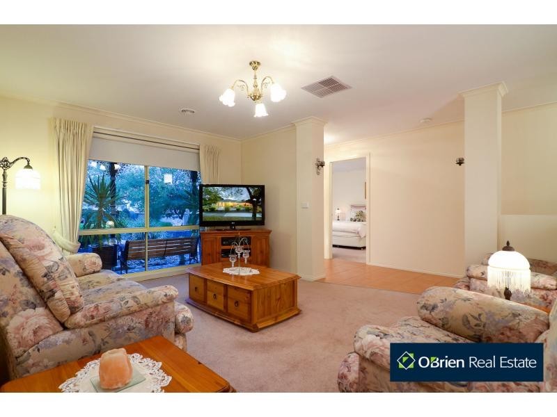 28 Caversham Terrace, Lynbrook VIC 3975