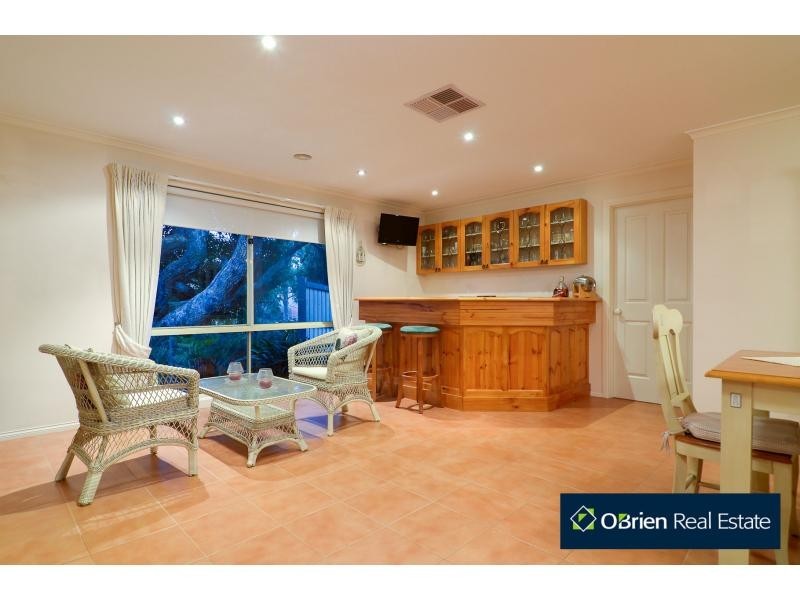 28 Caversham Terrace, Lynbrook VIC 3975