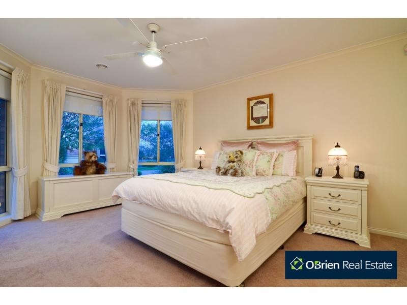 28 Caversham Terrace, Lynbrook VIC 3975