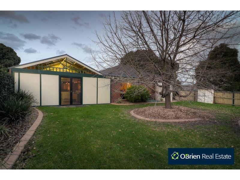 28 Caversham Terrace, Lynbrook VIC 3975