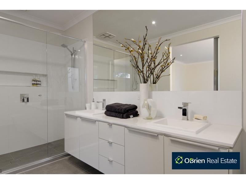 3 Haines Street, Cranbourne East VIC 3977