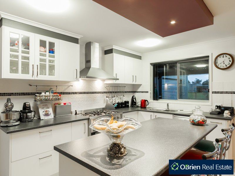 80-82 Scarborough Avenue, Cranbourne West VIC 3977