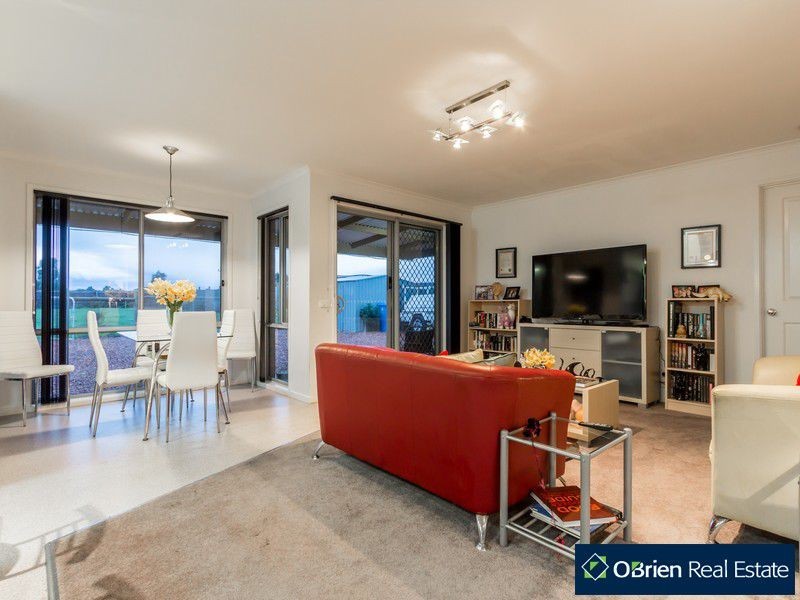 80-82 Scarborough Avenue, Cranbourne West VIC 3977