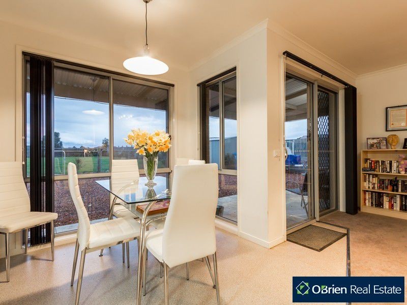 80-82 Scarborough Avenue, Cranbourne West VIC 3977