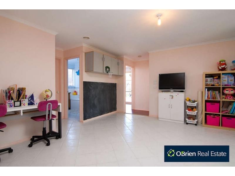 3 Bookham Way, Cranbourne West VIC 3977