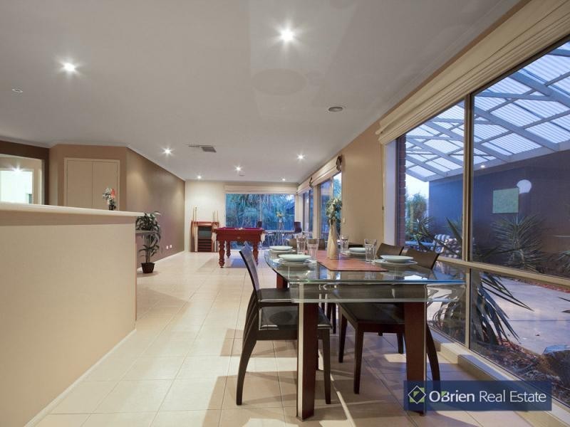 4 Merion Vista, Cranbourne VIC 3977