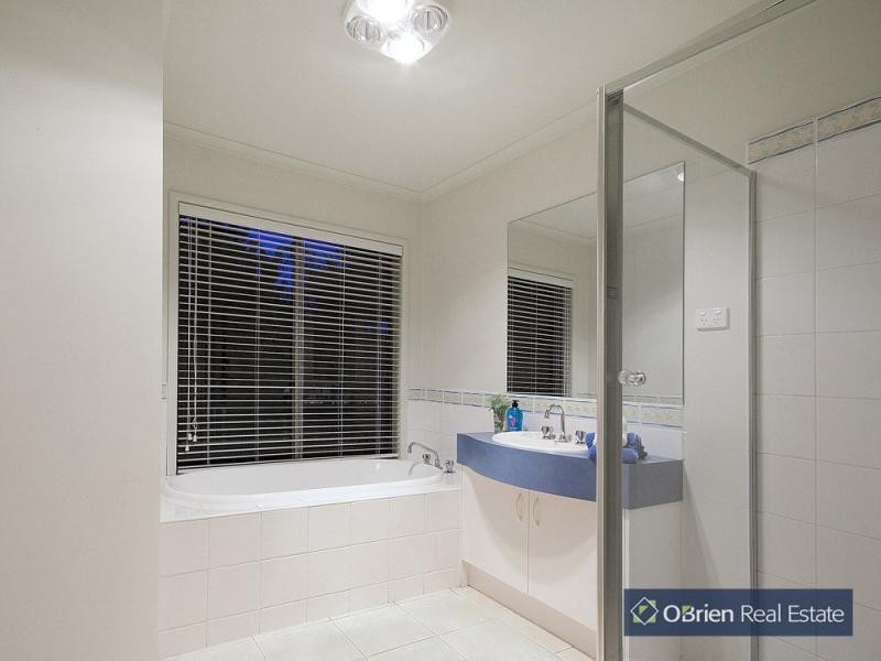4 Merion Vista, Cranbourne VIC 3977