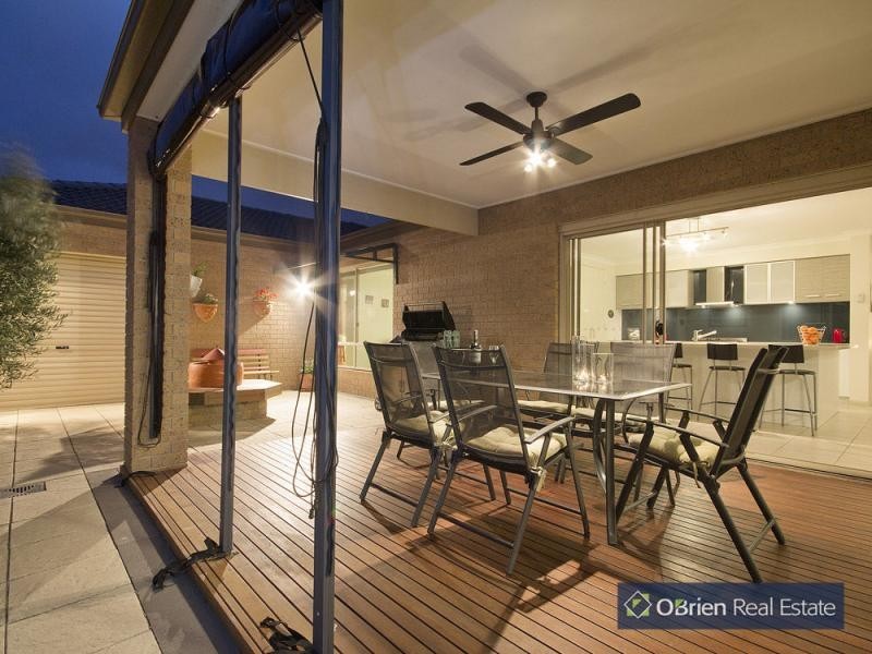 109 Rosebank Drive, Cranbourne North VIC 3977