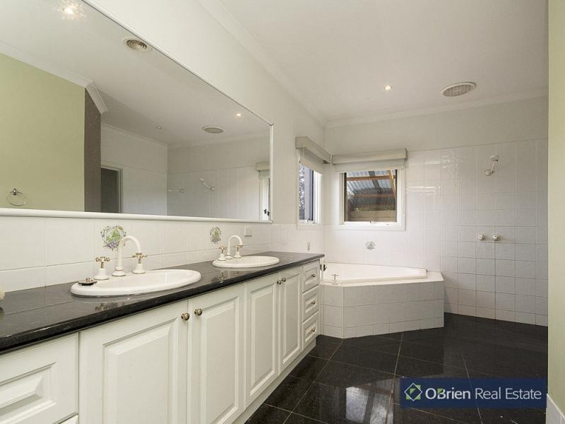 13-15 Walter Way, Cranbourne South VIC 3977