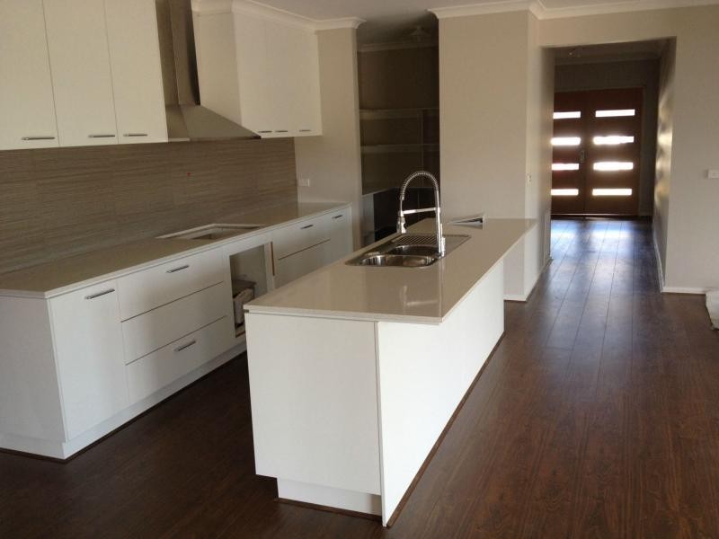 21 Brightstone Drive, Clyde North VIC 3978