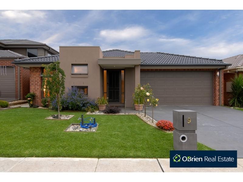 9 Rock Daisy Drive, Cranbourne VIC 3977