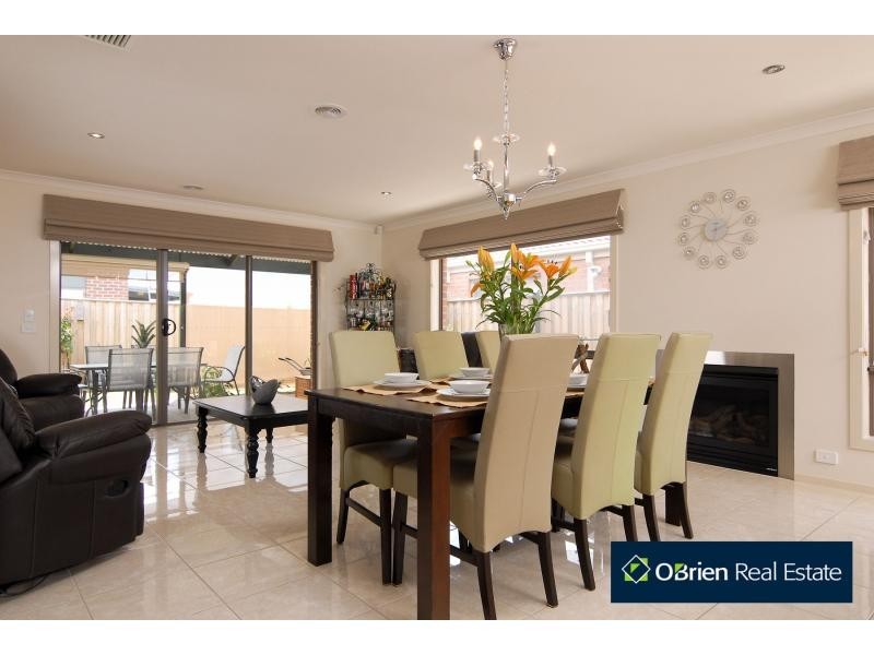 9 Rock Daisy Drive, Cranbourne VIC 3977