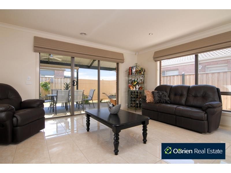 9 Rock Daisy Drive, Cranbourne VIC 3977