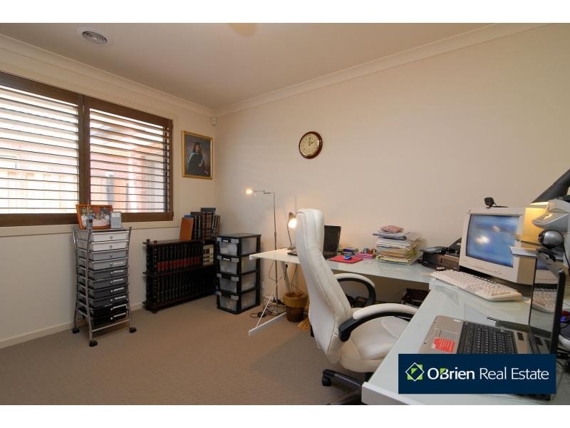9 Rock Daisy Drive, Cranbourne VIC 3977