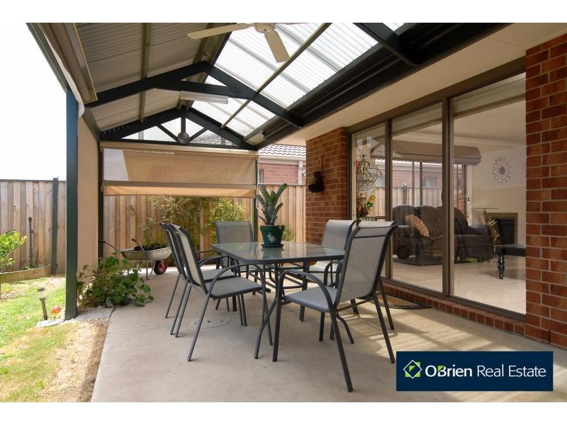 9 Rock Daisy Drive, Cranbourne VIC 3977