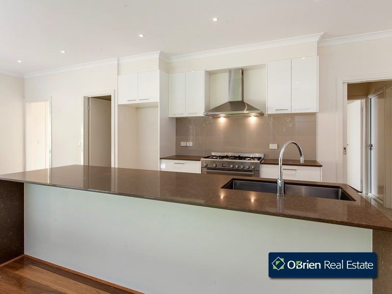 16a Lyall Road, Berwick VIC 3806