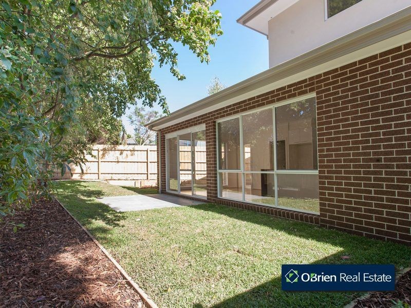 16a Lyall Road, Berwick VIC 3806