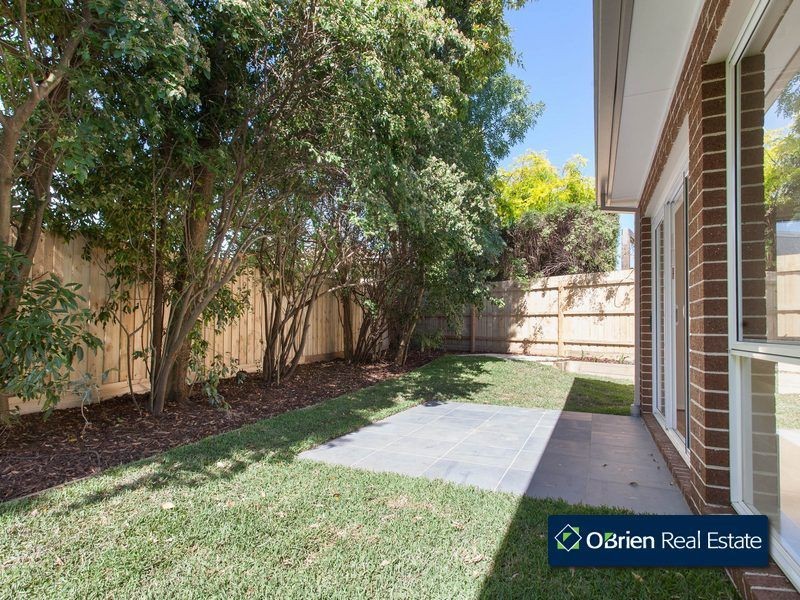 16a Lyall Road, Berwick VIC 3806