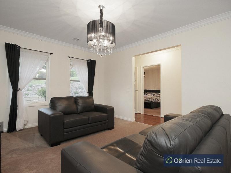 3 Waterside Drive, Drouin VIC 3818