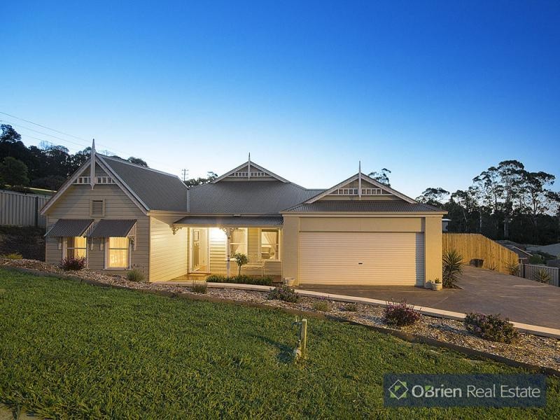 3 Waterside Drive, Drouin VIC 3818