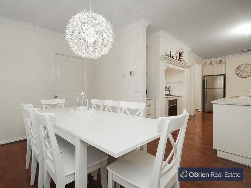 3 Waterside Drive, Drouin VIC 3818