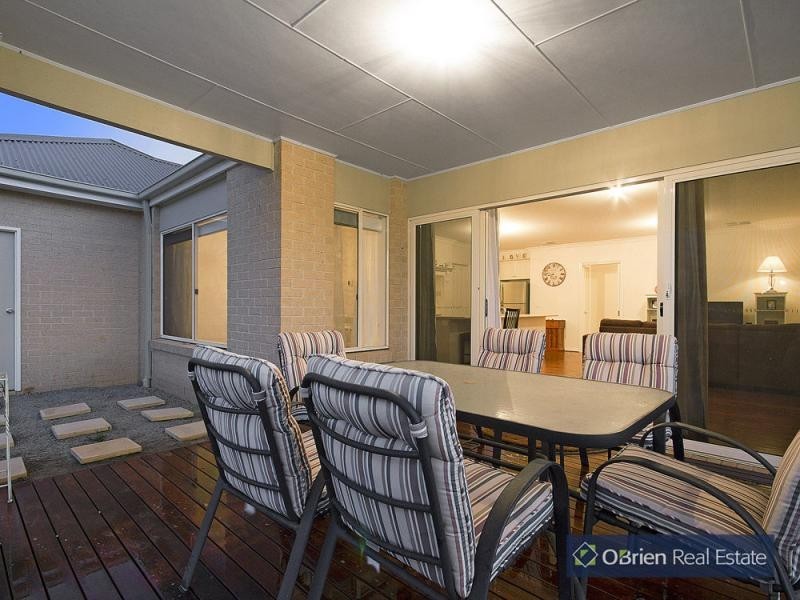 3 Waterside Drive, Drouin VIC 3818